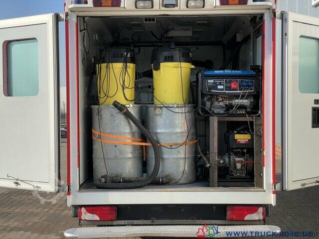 Veegmachine Mercedes-Benz 515 CDI Ölspurreiniger Technik Bj. 2013