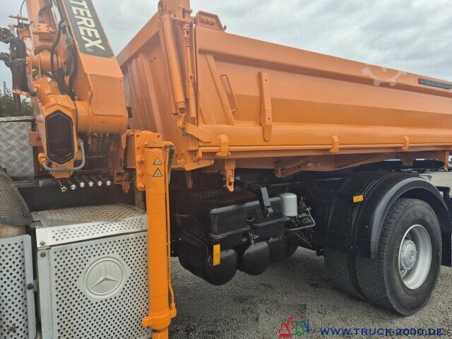 Camión volquete trilateral Mercedes-Benz Axor 1829 4x4 Atlas65.2 Kran Winter Austattung