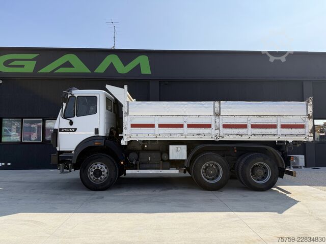 Basculantă Mercedes-Benz SK 2538K 6x4 Kipper 14cbm Manualgetriebe