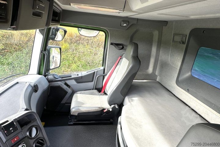 Trattore stradale standard Renault C520 4x4H SZM / Swiss-Vehicle