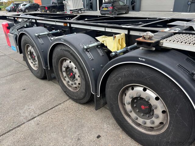 Μεταφορά εμπορευματοκιβωτίων D-TEC CC-20-3-T / 20 FT ADR Tank Chassis / SAF Disc