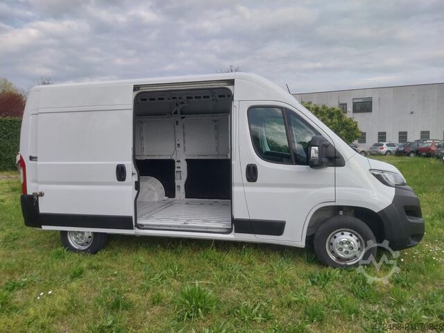Van with medium wheelbase and medium roof (MWB MR) Peugeot Boxer 33 2.2 BlueHDi 140 S&S PM TM