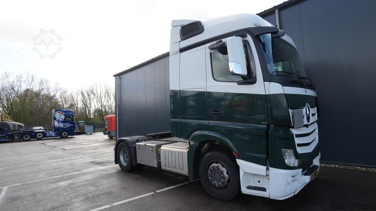 Padrão-SZM Mercedes-Benz Actros 1942 tractor unit with compressor