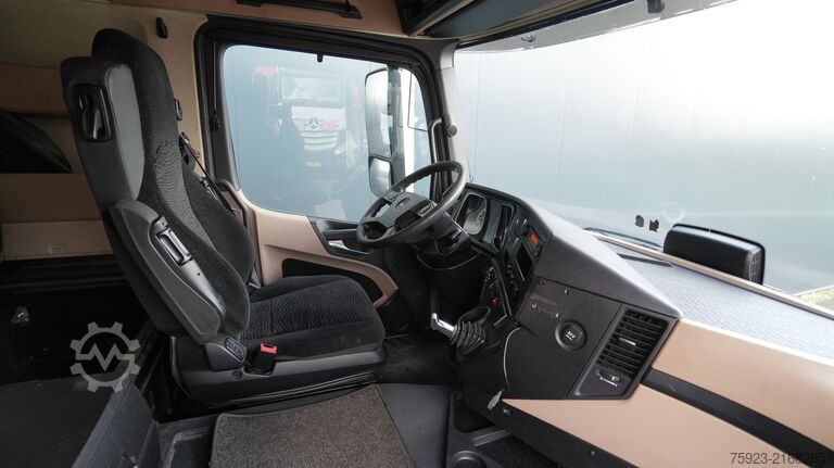 Padrão-SZM Mercedes-Benz Actros 1942 tractor unit