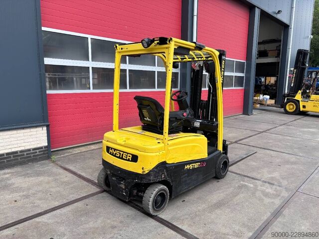 Chariot élévateur Hyster J2.0 XN LWB 2000 kg triplo/sideshift/ spreader