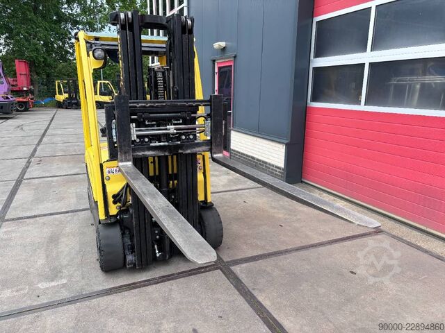 Chariot élévateur Hyster J2.0 XN LWB 2000 kg triplo/sideshift/ spreader