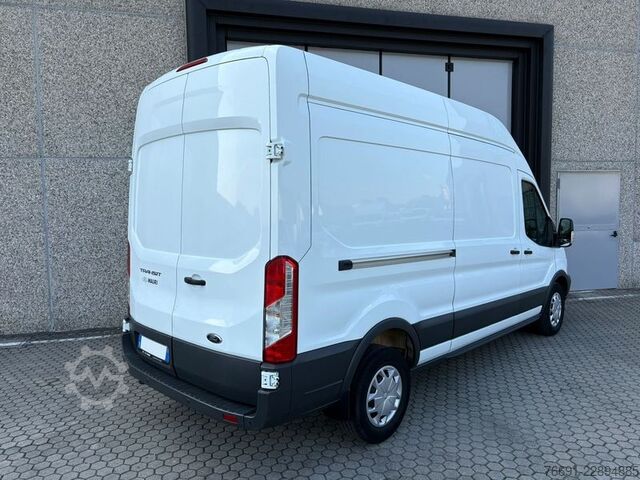 Camion à usage spécial Ford Transit