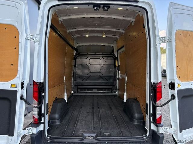 Camion à usage spécial Ford Transit