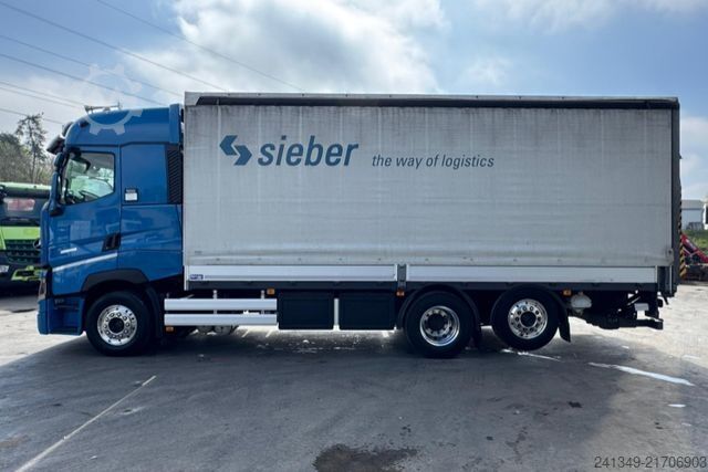 Platós teherautó ponyvával RENAULT T520 6x2