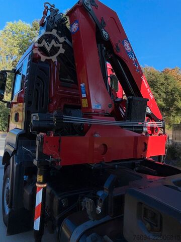 Üç taraflı damperli kamyon MAN TGS 28.440 6x4-4 ALLRAD KRAN 16m KIPPER