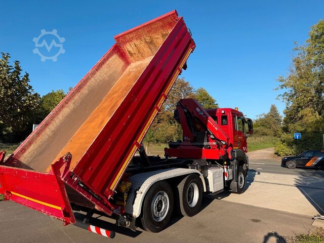 Üç taraflı damperli kamyon MAN TGS 28.440 6x4-4 ALLRAD KRAN 16m KIPPER