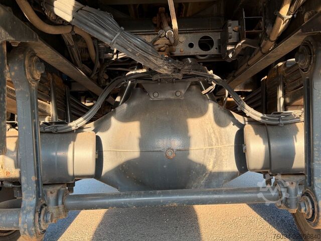 Trostrani kiperski kamion MERCEDES-BENZ Axor 1833 4x2 Kipper Kran 13m FUNK AHK