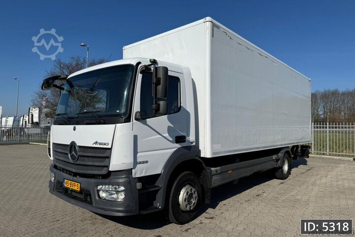 Maleta Mercedes-Benz Atego 1223 Day Cab, Euro 6, / Cargolift