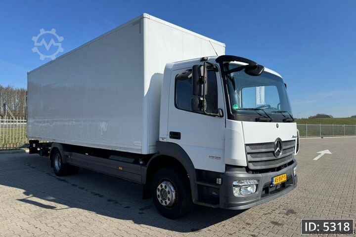 Maleta Mercedes-Benz Atego 1223 Day Cab, Euro 6, / Cargolift