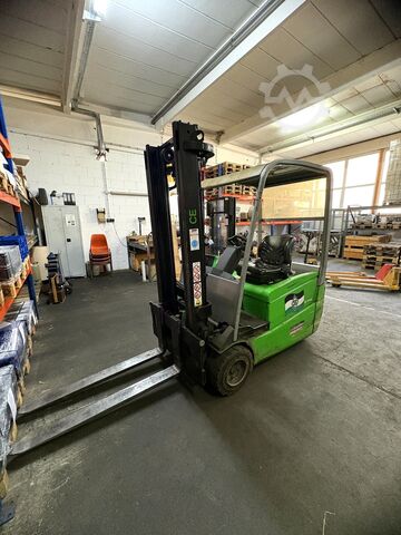 Električni viljuškar CESAB B 320