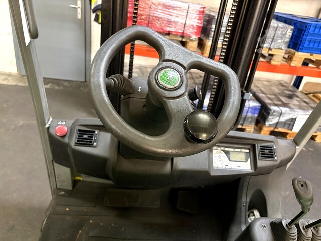 Električni viljuškar CESAB B 320