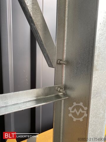 Konzolni regál ca. 4,02 lfm. Kragarmregal H: 416 cm T: 137 cm , 750 kg/Arm , 4 Lagerebenen