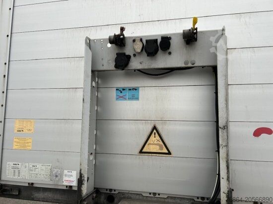 Otevřený návěs s plachtou SCHMITZ SCB, GETRäNKEAUFLIEGER, LIFTACHSE,  PALETTENKASTEN, XL-ZERTIFKAT