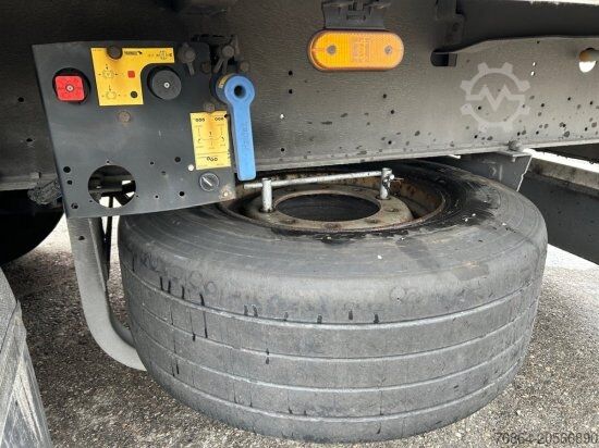 Otevřený návěs s plachtou SCHMITZ SCB, GETRäNKEAUFLIEGER, LIFTACHSE,  PALETTENKASTEN, XL-ZERTIFKAT
