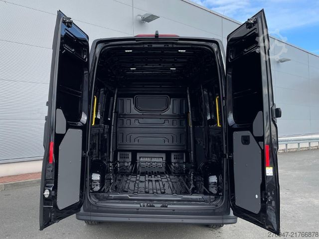 Panel van MAN TGE 3.180 L3H3 Kasten 4x4 STANDHZ ACC LENKRADHZ