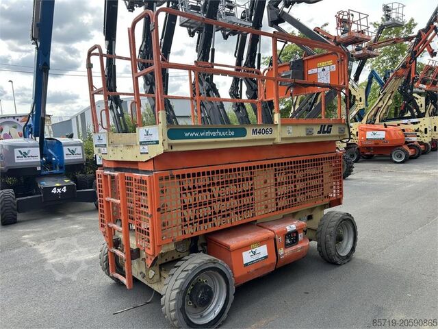 Ascensore a forbice JLG 4069 LE (3524)
