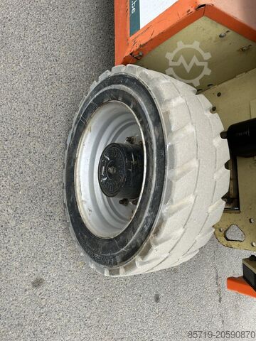 Ascensore a forbice JLG 4069 LE (3614)