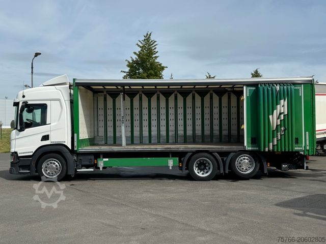 Içecek kamyonu SCANIA P 320 / LBW / 2 x AHK / LENKACHSE / 18 PAL