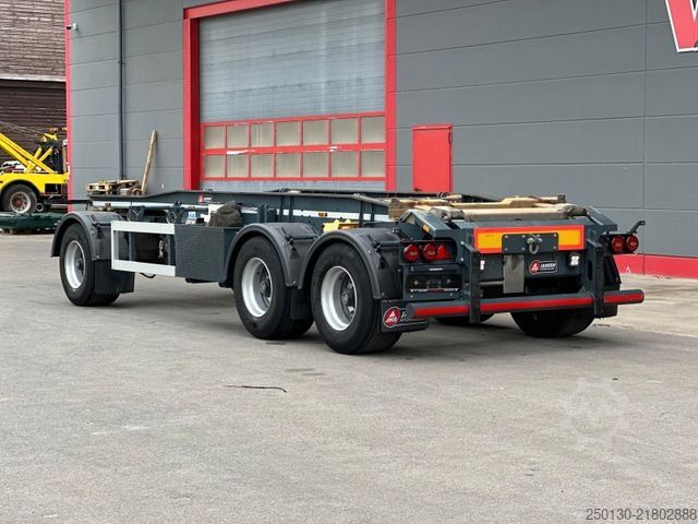 Rimorchio scarrabile KEMPF PA 27 3.Achs Containerah./elek. Schlitten lift