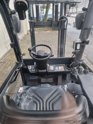 Hoogheffende truck GABELSTAPLER TOYOTA 1,6t NUR 1900 Stunden 8FBM16T