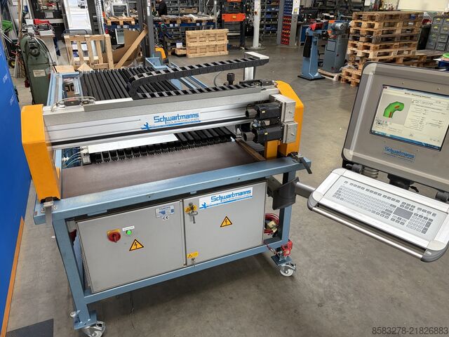Système de coupe universel à traction Schwarmanns Maschinenbau GmbH EFM 26.1