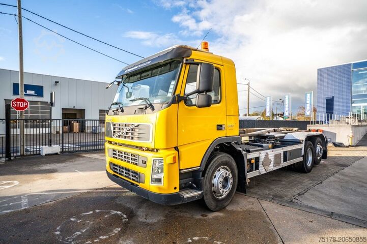 Sistem de braț cu cârlige VOLVO FM400-6x2-E5 + VDL 20 T.