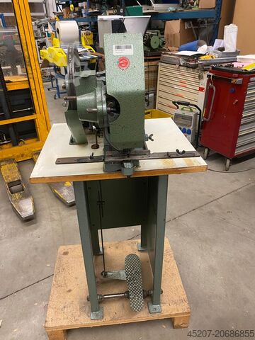 Mașină de ocheți Hang 103 LOK Hang 103 LOK Ösmaschine