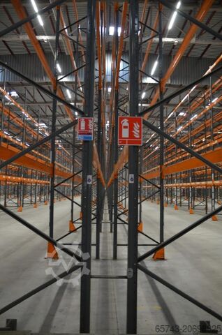 Depo rafları - 8 m çerçeve Dexion SPEEDLOOK