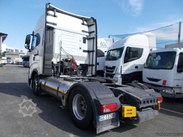 Trattore stradale standard IVECO S-WAY AS440S46T/P LNG