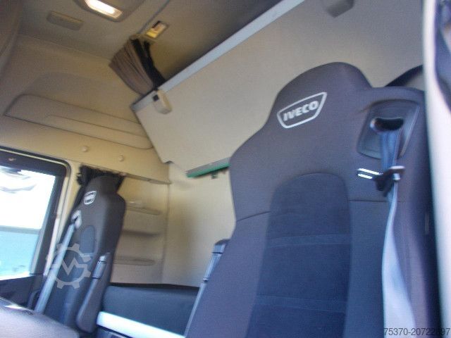 Trattore stradale standard IVECO S-WAY AS440S46T/P LNG