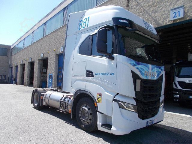 Trattore stradale standard IVECO S-WAY AS440S46T/P LNG
