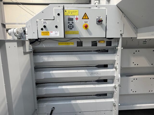 HSM HL 7009 vízszintes bálázó HSM HL 7009