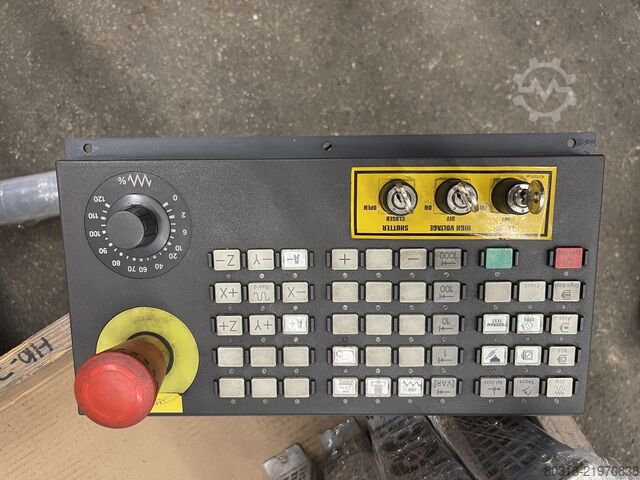 Pantalla táctil, teclados, ratón FINNPOWER L6A