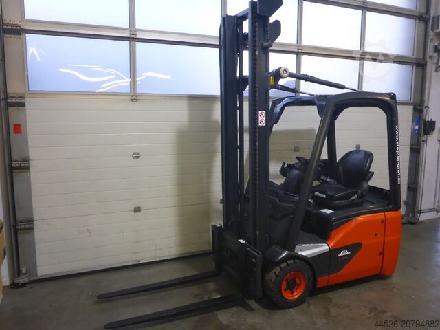 Electric 3-wheel forklift Linde E15 -02