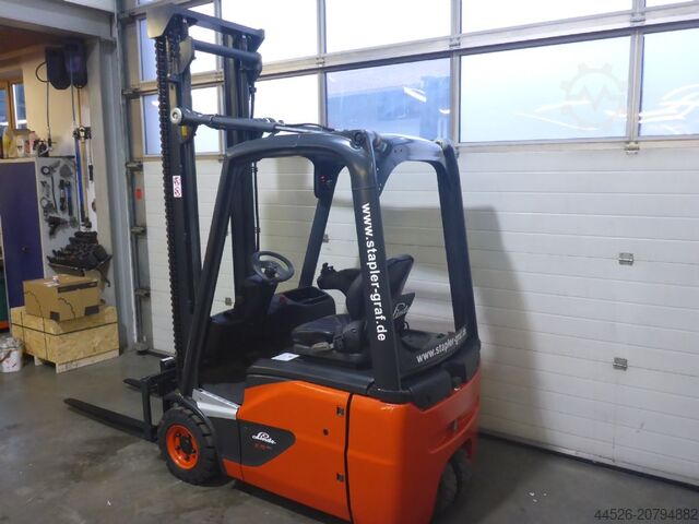 Electric 3-wheel forklift Linde E15 -02
