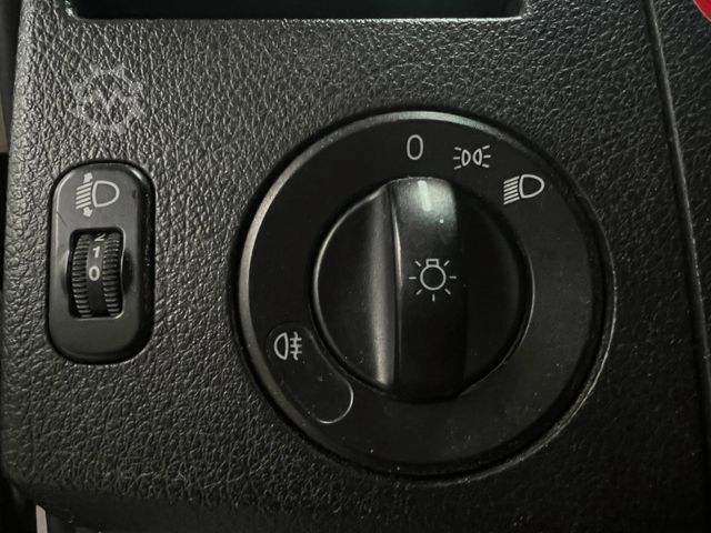 Minibús VOLKSWAGEN Crafter 2.5 TDi Maxi 9Sitze + Lift ENGINE BROKEN