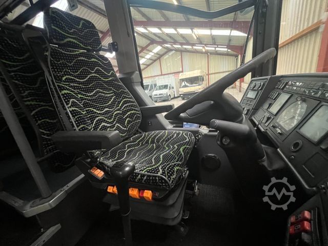 Autocarro interurbano MERCEDES-BENZ Integro 0550 57 Sitze 6 Gang Dachklima Euro 5