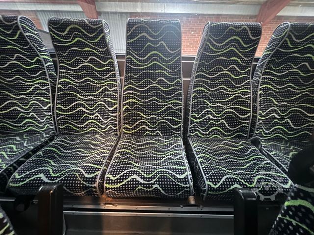 Autocarro interurbano MERCEDES-BENZ Integro 0550 57 Sitze 6 Gang Dachklima Euro 5