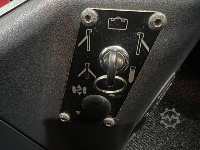 Autocarro interurbano MERCEDES-BENZ Integro 0550 57 Sitze 6 Gang Dachklima Euro 5