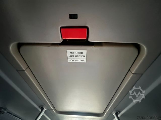 Autocarro interurbano MERCEDES-BENZ Integro 0550 57 Sitze 6 Gang Dachklima Euro 5