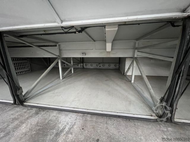 Autocarro interurbano MERCEDES-BENZ Integro 0550 57 Sitze 6 Gang Dachklima Euro 5