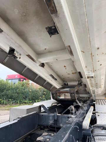 Kiepwagen Iveco TRAKKER 500