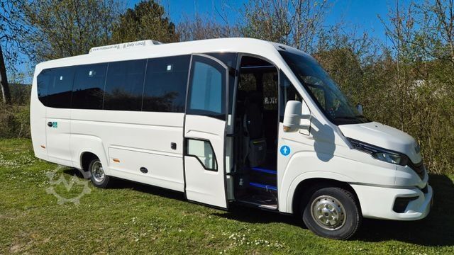 Minibús IVECO 2x Daily 70 Lagerfahrzrug Ferqui Sunrise 2,5 m B