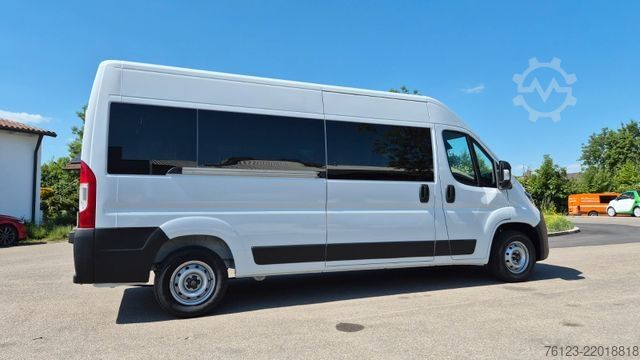 Højt tag varevogn PEUGEOT Boxer  Hochraum 9 Sitzer L3H2 verglast BlueHDi