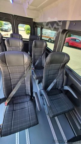 Højt tag varevogn PEUGEOT Boxer  Hochraum 9 Sitzer L3H2 verglast BlueHDi